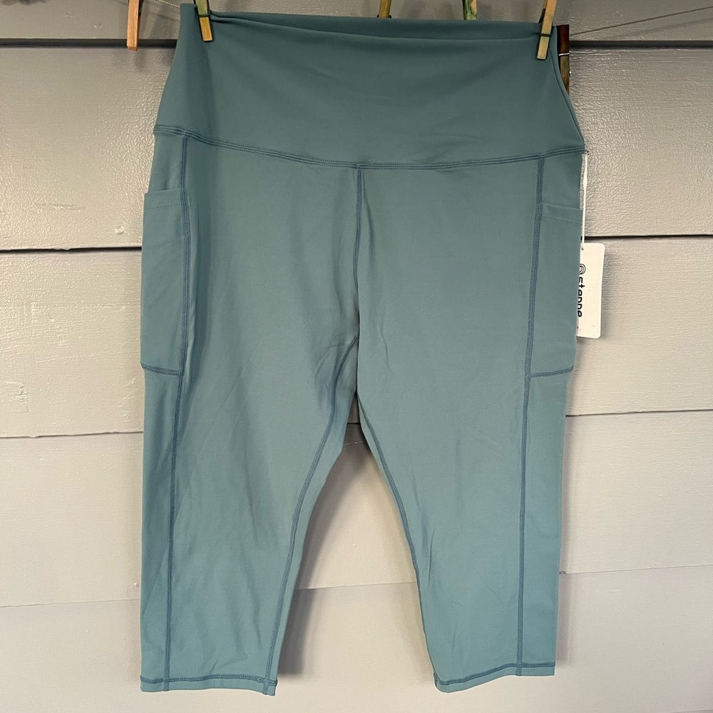 NWT women’s XL yoga pants w/ side pockets